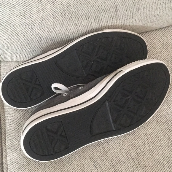 Converse - Picture 2 of 2